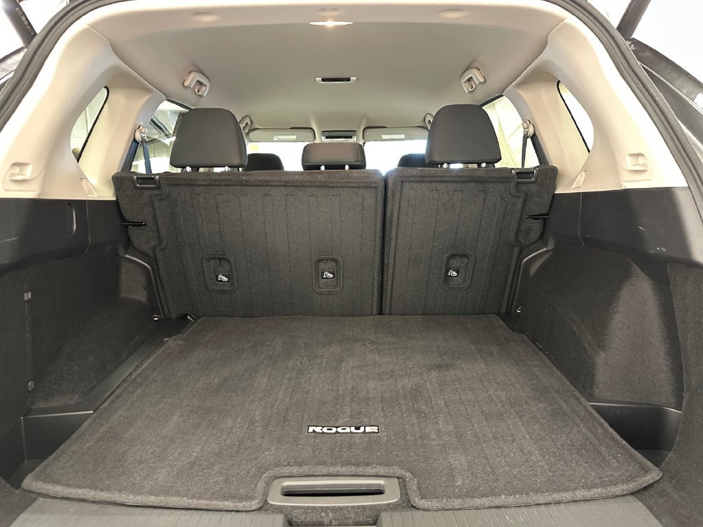 Used 2025 Nissan Rogue SV AWD/4WD image 17