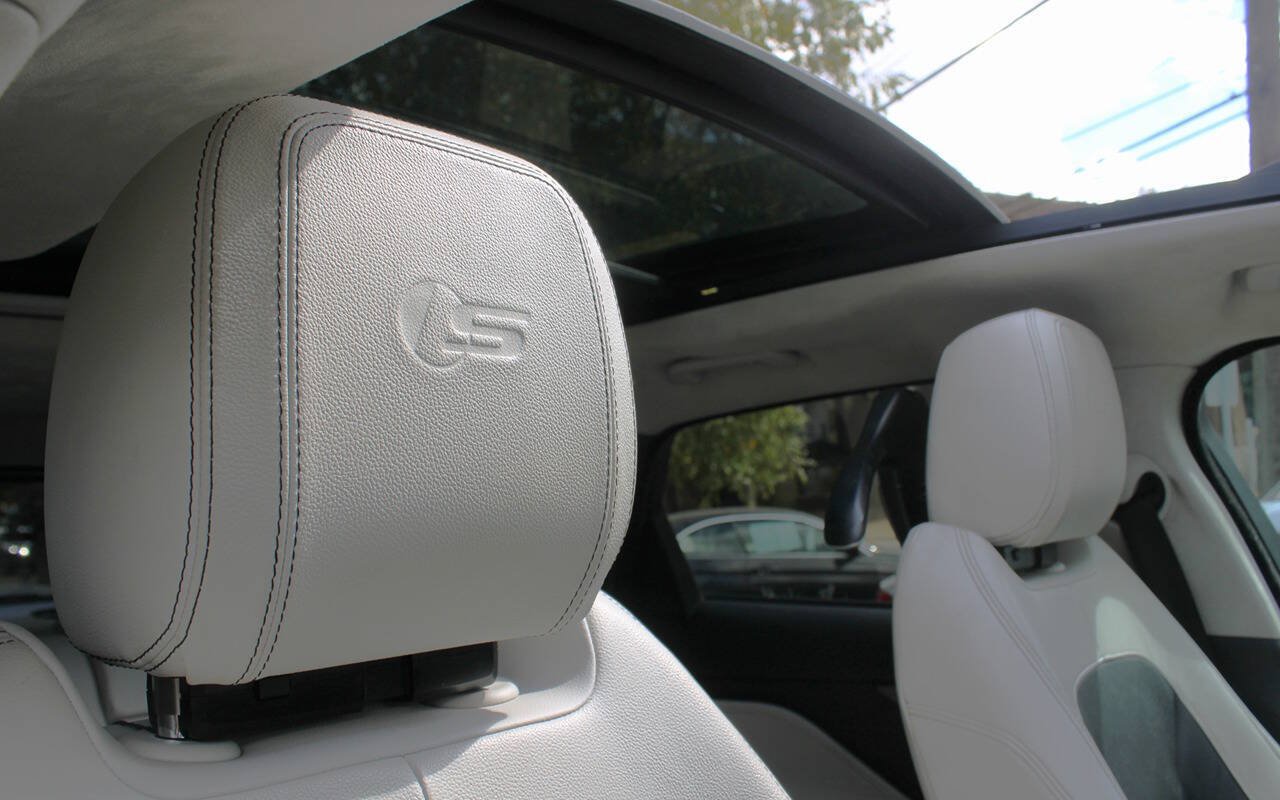 Used 2019 Jaguar F-PACE S AWD/4WD image 16