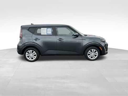 Used 2023 Kia Soul LX image 8