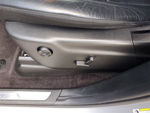 Used 2018 Jeep Grand Cherokee Limited w/ Luxury Group II image 23