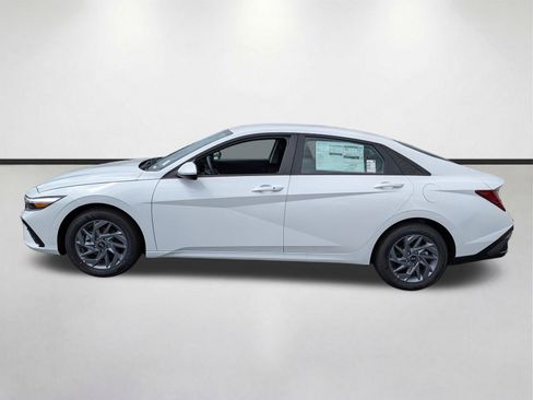 New 2026 Hyundai Elantra Sport FWD image 6
