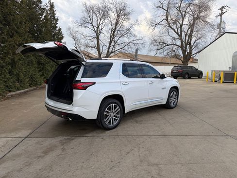 Used 2022 Chevrolet Traverse High Country w/ LPO, Floor Liner Package image 32