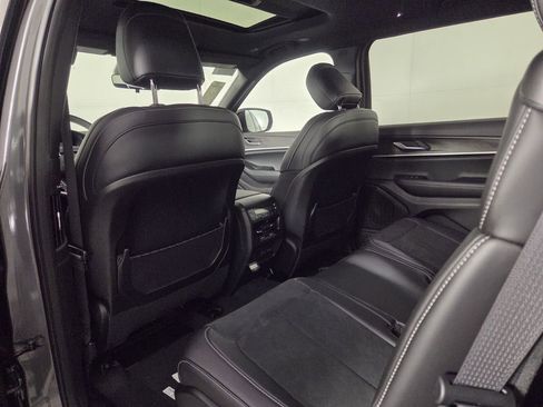 New 2026 Jeep Grand Cherokee L 2WD image 18