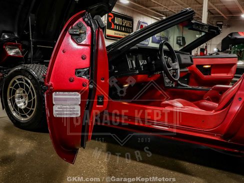 Used 1986 Chevrolet Corvette Convertible image 68