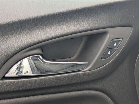 Used 2024 Chevrolet Equinox LT image 13