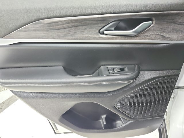 Used 2023 Jeep Grand Cherokee Limited AWD/4WD image 39