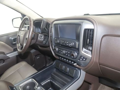 Used 2017 Chevrolet Silverado 1500 LTZ Z71 w/ LTZ Plus Package AWD/4WD image 37