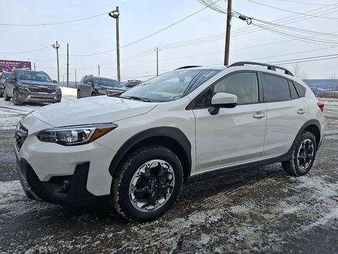 Used 2023 Subaru Crosstrek 2.0i Premium image 2