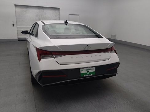 Used 2025 Hyundai Elantra SEL FWD image 6