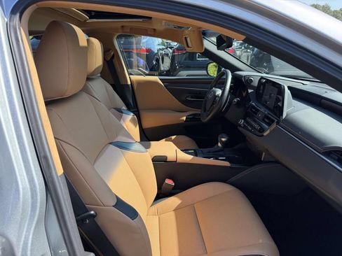 Used 2025 Lexus ES 350 w/ Premium Package FWD image 15