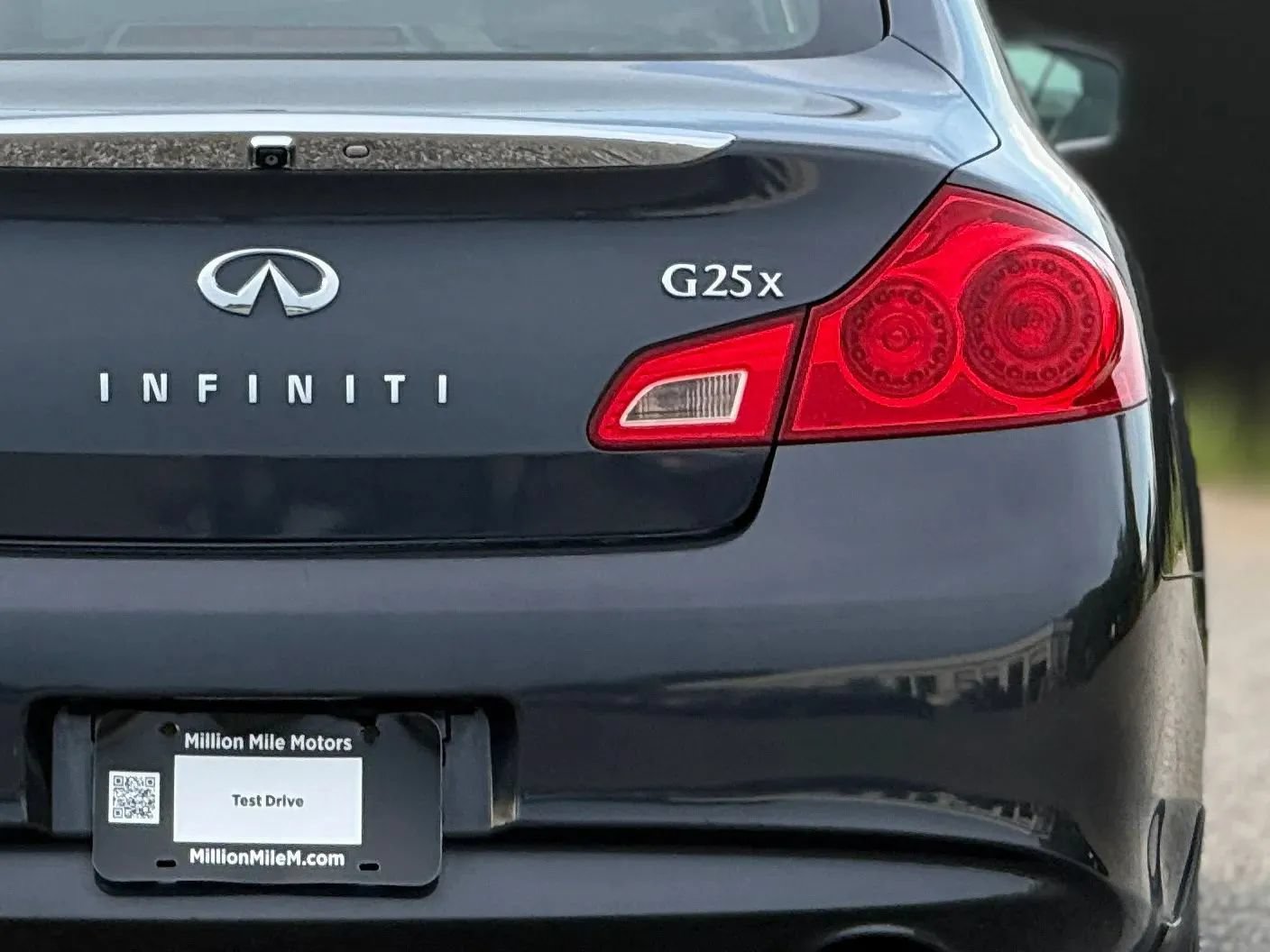 Used 2011 INFINITI G25 x w/ Moonroof Pkg AWD/4WD image 14