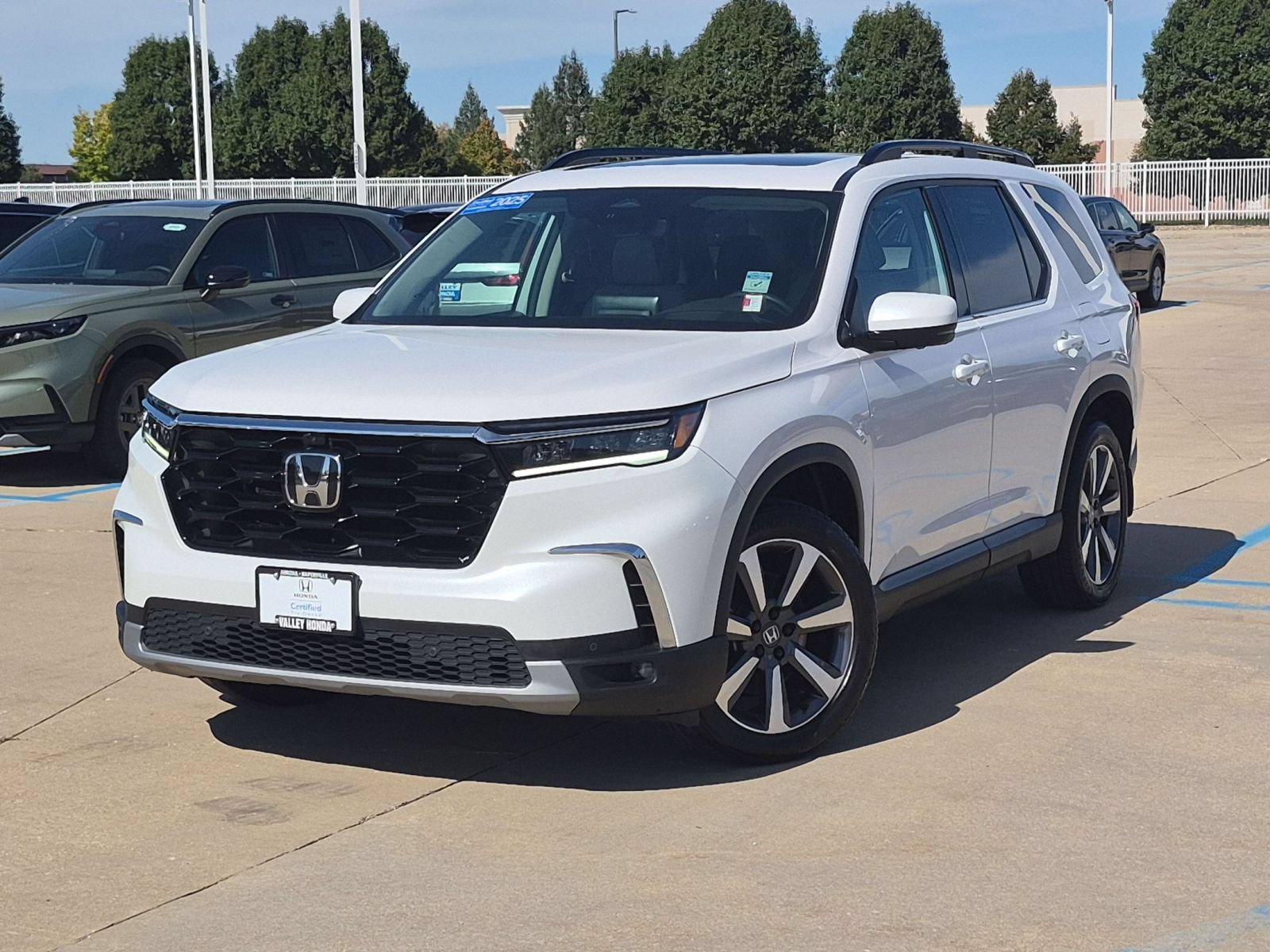 Certified 2025 Honda Pilot Elite image 2