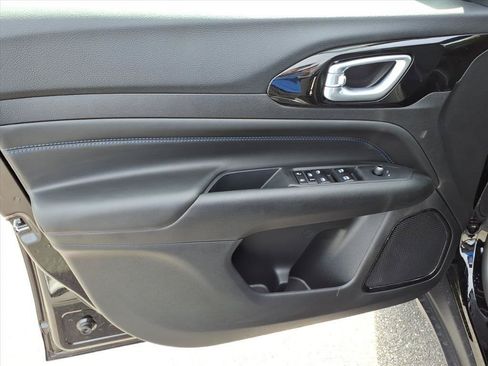 New 2026 Jeep Compass Latitude AWD/4WD image 9