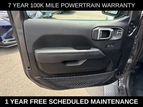 Used 2022 Jeep Wrangler Unlimited Rubicon 4xe w/ Cold Weather Group AWD/4WD image 13