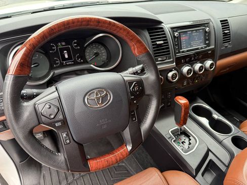 Used 2018 Toyota Sequoia Platinum AWD/4WD image 14