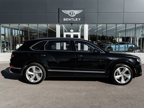Used 2023 Bentley Bentayga Extended Wheelbase image 5