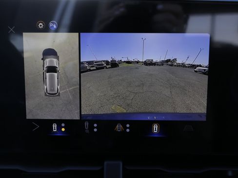 Used 2025 Chevrolet Colorado W/T w/ Advanced Trailering Package RWD image 22