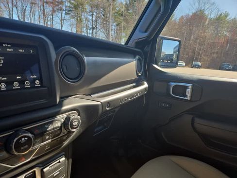Used 2023 Jeep Wrangler Unlimited w/ Cold Weather Group AWD/4WD image 28