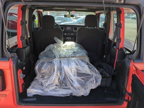 Used 2018 Jeep Wrangler Sport S image 13