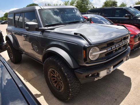 Certified 2023 Ford Bronco Outer Banks w/ Sasquatch Package AWD/4WD image 5
