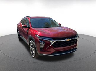 Used 2025 Chevrolet Trax LT video 1