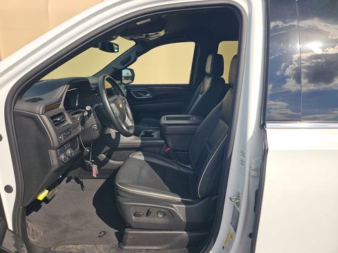 Used 2023 Chevrolet Suburban Premier image 13