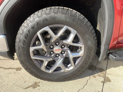 Used 2023 GMC Sierra 1500 SLT w/ SLT Premium Plus Package image 33