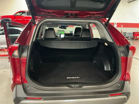 Certified 2021 Toyota RAV4 Limited FWD image 33