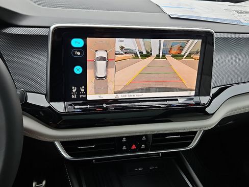 New 2026 Volkswagen Atlas Cross Sport SEL Premium R-Line image 16