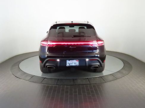 Certified 2026 Porsche Macan AWD/4WD image 6