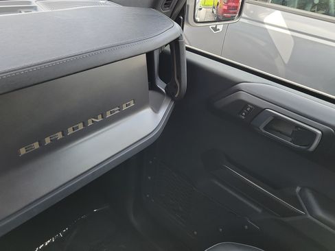 Used 2025 Ford Bronco Badlands AWD/4WD image 27