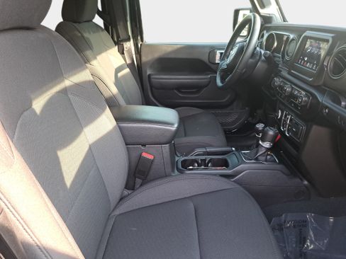 Used 2022 Jeep Wrangler Unlimited Sport AWD/4WD image 10