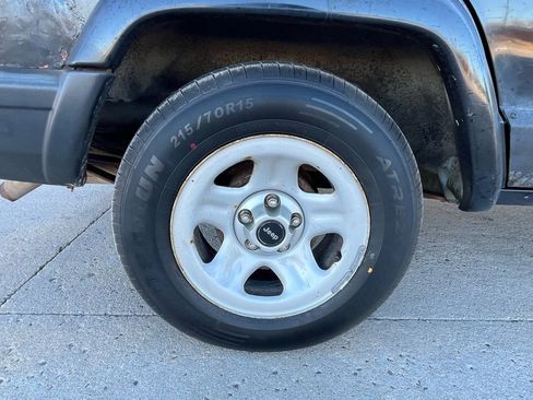 Used 2000 Jeep Cherokee Sport image 28