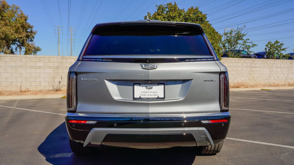 Certified 2026 Cadillac Vistiq Premium Luxury AWD/4WD image 8