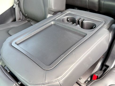 Used 2024 Kia Carnival EX FWD image 39
