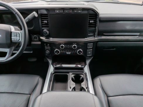Used 2024 Ford F250 Lariat w/ Lariat Ultimate Package AWD/4WD image 36