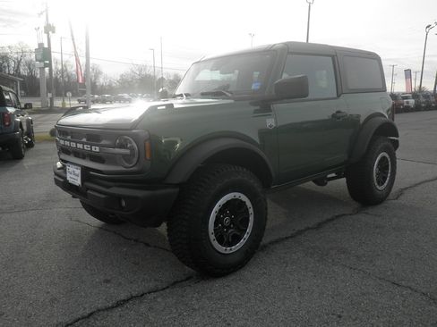 Used 2024 Ford Bronco Big Bend w/ Sasquatch Package image 3