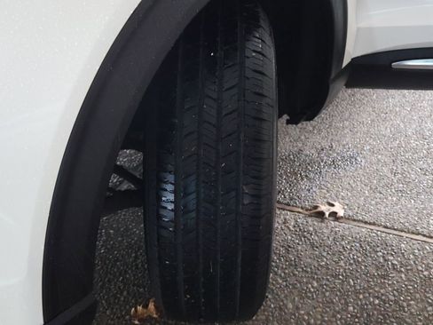 Used 2020 Ford Explorer XLT w/ Equipment Group 202A image 36