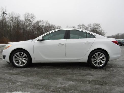 Used 2015 Buick Regal image 8