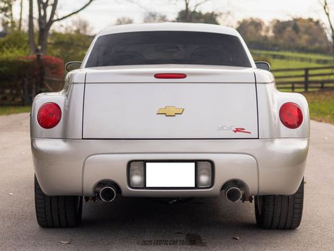 Used 2005 Chevrolet SSR w/ Preferred Equipment Group image 19