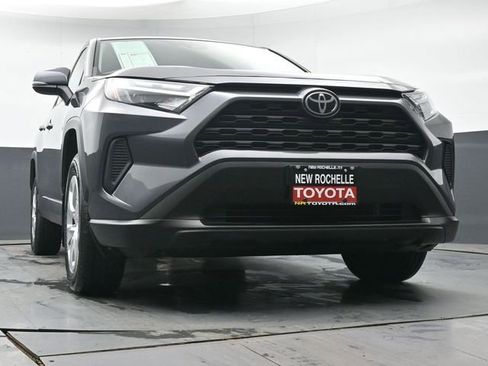 Used 2023 Toyota RAV4 LE AWD/4WD image 34