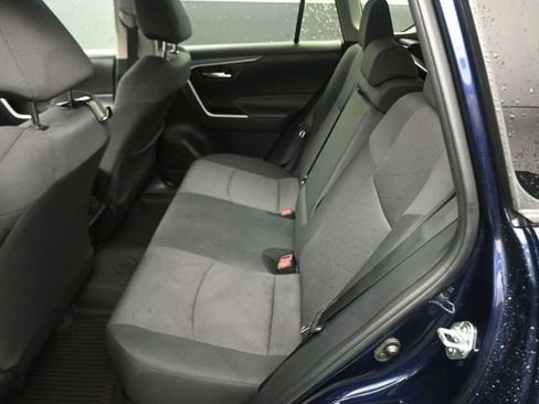 Used 2025 Toyota RAV4 XLE AWD/4WD image 19
