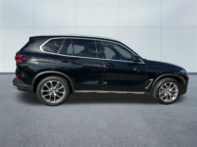 Certified 2024 BMW X5 xDrive40i w/ Premium Package AWD/4WD image 5
