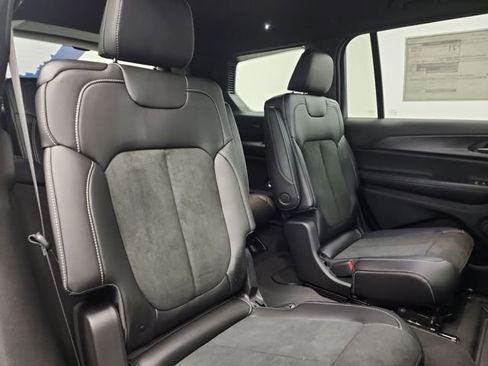 New 2025 Jeep Grand Cherokee L Altitude image 35