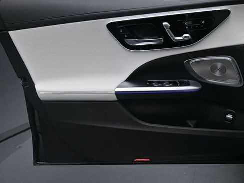 New 2025 Mercedes-Benz C 300 Sedan image 18