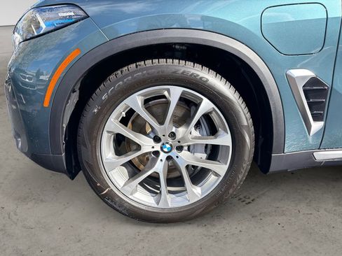 New 2026 BMW X5 xDrive50e w/ Premium Package image 9