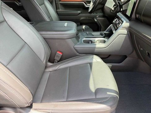 Used 2024 GMC Sierra 2500 Denali w/ Denali Reserve Package AWD/4WD image 8