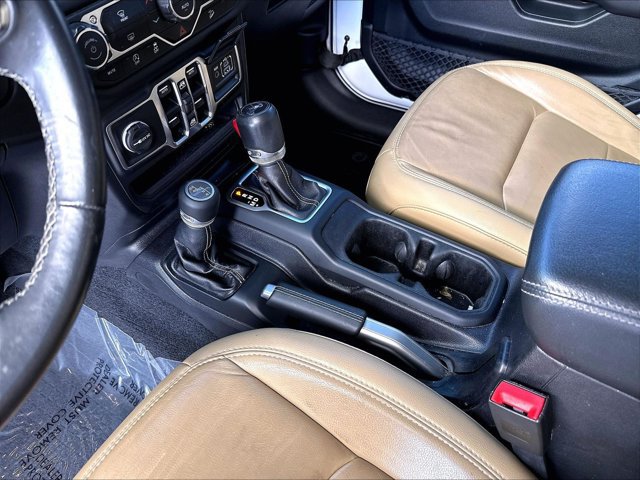 Used 2018 Jeep Wrangler Unlimited Sahara AWD/4WD image 14