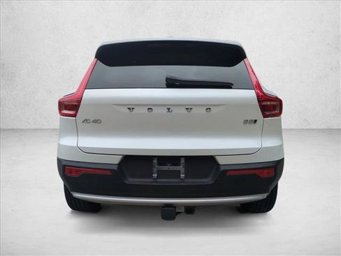 Used 2024 Volvo XC40 B5 Plus w/ Protection Package Premier AWD/4WD image 7