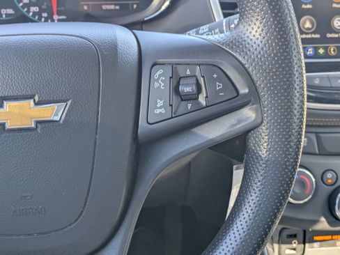 Used 2018 Chevrolet Trax LS image 16